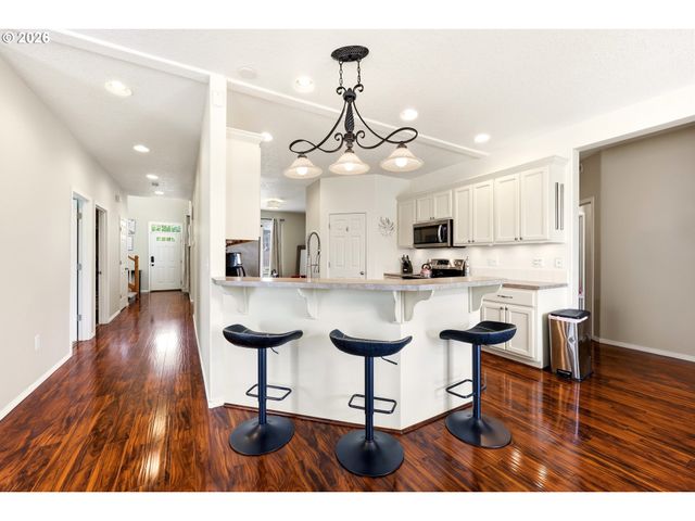 518 W 12TH Way, La Center, WA 98629
