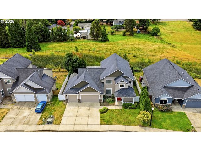 518 W 12TH Way, La Center, WA 98629