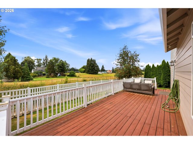 518 W 12TH Way, La Center, WA 98629