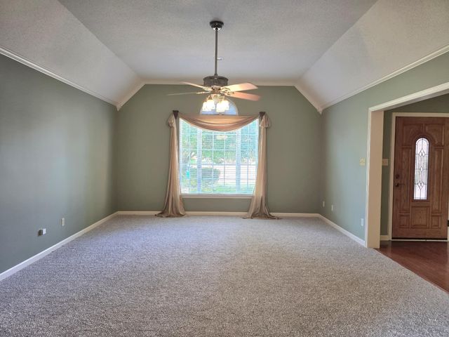 95 PINEHURST DR, Oakland, TN 38060