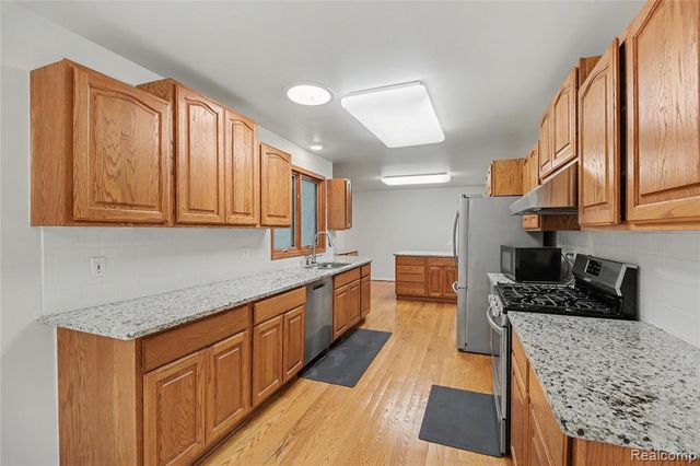 2240 Hidden Lake Trail, Ortonville, MI 48462