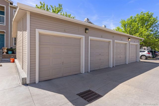 8334 Pebble Creek Way 201, Highlands Ranch, CO 80126