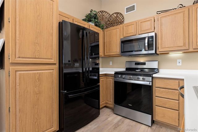 8334 Pebble Creek Way 201, Highlands Ranch, CO 80126