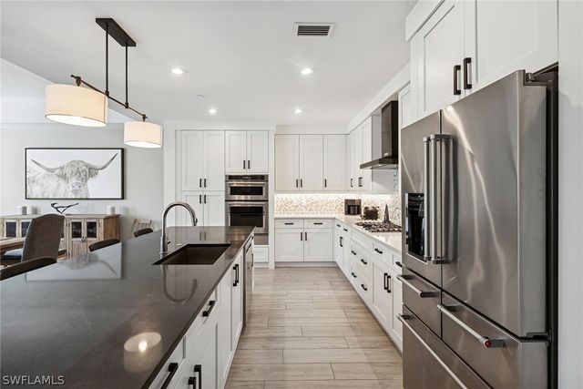 1135 3rd AVE S 119, Naples, FL 34102