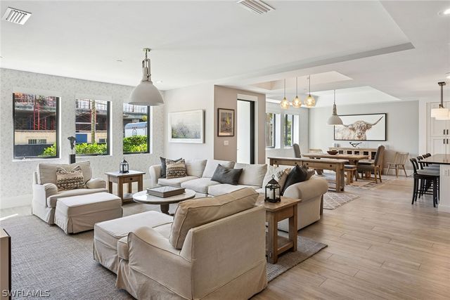 1135 3rd AVE S 119, Naples, FL 34102