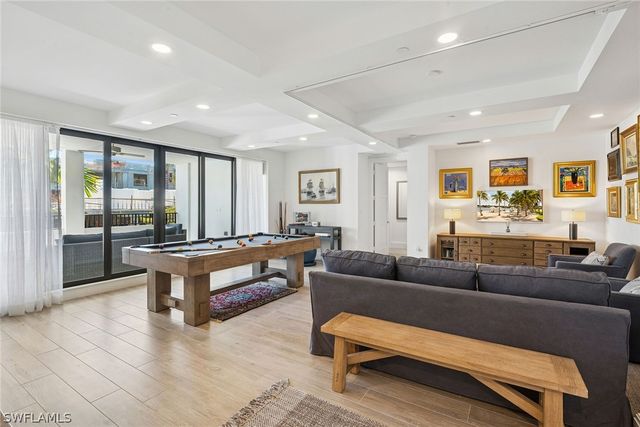 1135 3rd AVE S 119, Naples, FL 34102