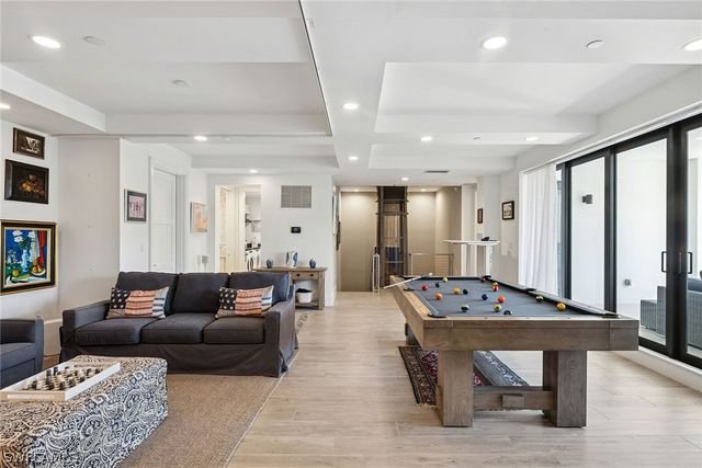 1135 3rd AVE S 119, Naples, FL 34102