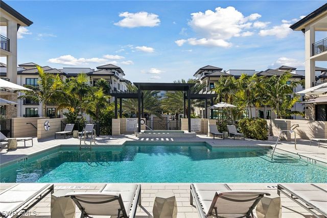 1135 3rd AVE S 119, Naples, FL 34102