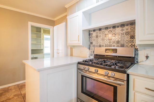 716 W Mississippi Street, Floydada, TX 79235