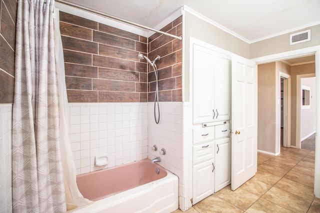 716 W Mississippi Street, Floydada, TX 79235