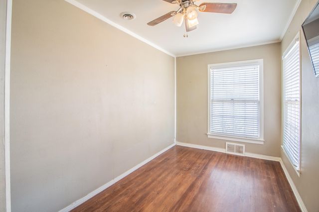 716 W Mississippi Street, Floydada, TX 79235