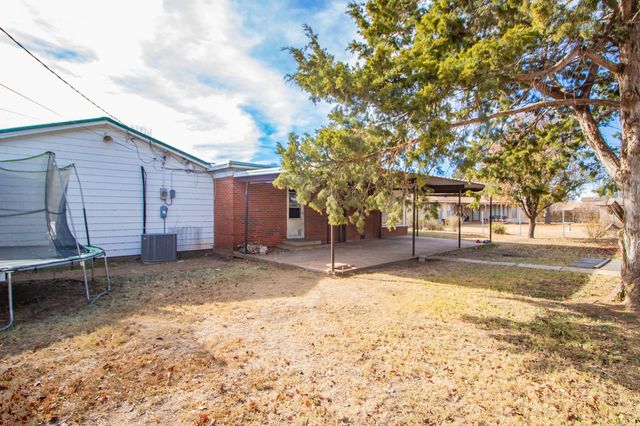 716 W Mississippi Street, Floydada, TX 79235