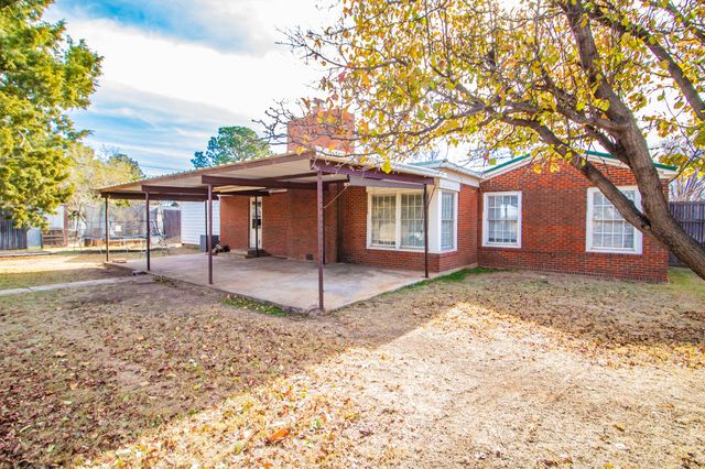 716 W Mississippi Street, Floydada, TX 79235