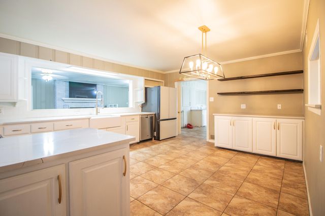 716 W Mississippi Street, Floydada, TX 79235