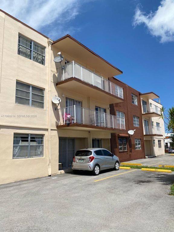 12500 NE 5th Avenue 101, North Miami, FL 33161