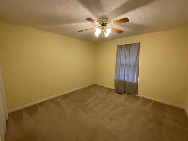 1725 Hollow Oak Dr, Lebanon, TN 37087