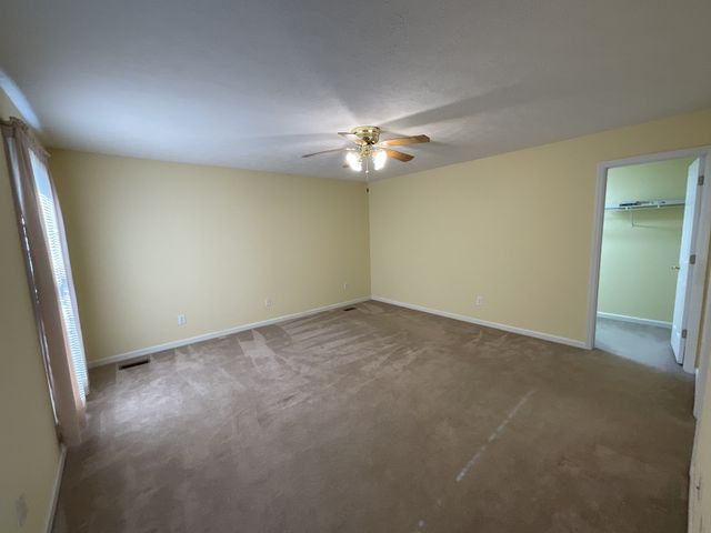 1725 Hollow Oak Dr, Lebanon, TN 37087