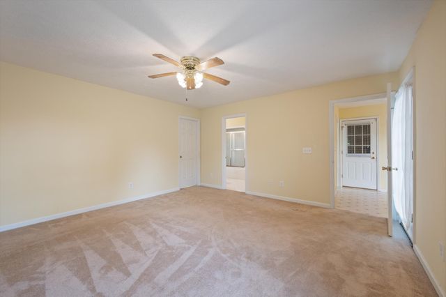 1725 Hollow Oak Dr, Lebanon, TN 37087
