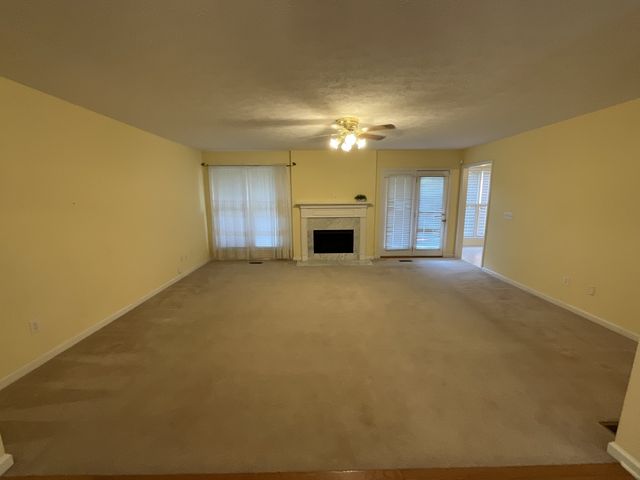 1725 Hollow Oak Dr, Lebanon, TN 37087