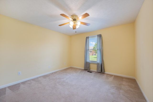 1725 Hollow Oak Dr, Lebanon, TN 37087