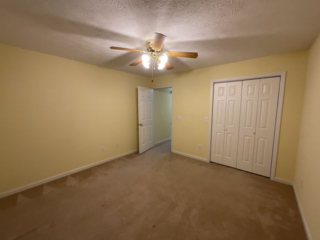1725 Hollow Oak Dr, Lebanon, TN 37087