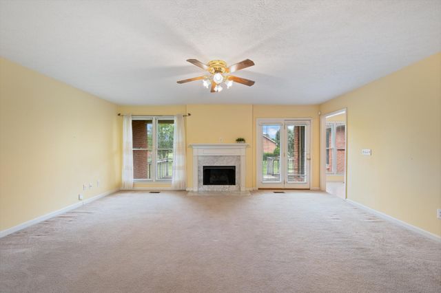 1725 Hollow Oak Dr, Lebanon, TN 37087