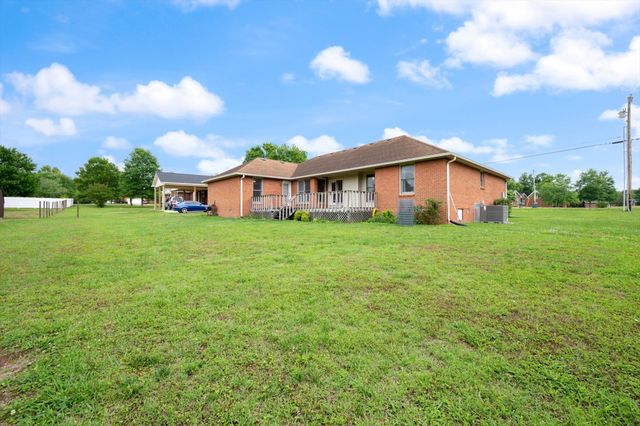 1725 Hollow Oak Dr, Lebanon, TN 37087