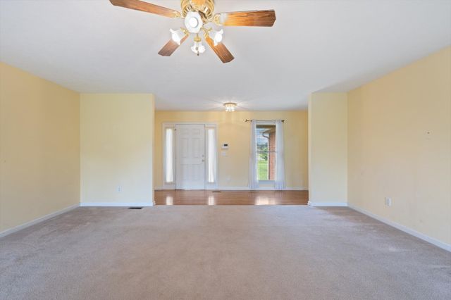 1725 Hollow Oak Dr, Lebanon, TN 37087
