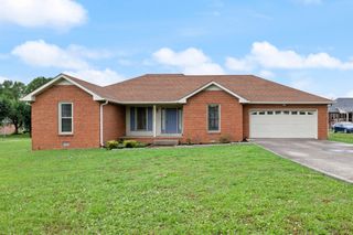 1725 Hollow Oak Dr, Lebanon, TN 37087