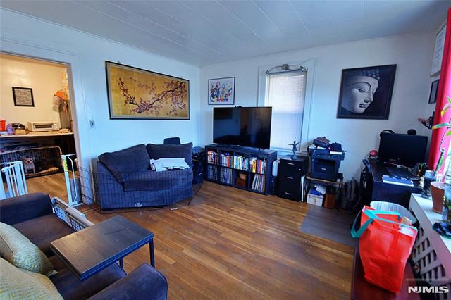 458 Shannon Place, Cliffside Park, NJ 07010