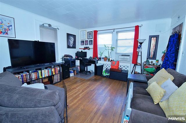 458 Shannon Place, Cliffside Park, NJ 07010