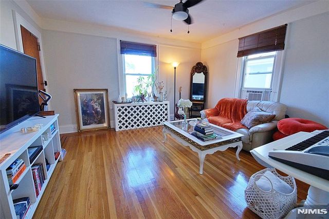 458 Shannon Place, Cliffside Park, NJ 07010