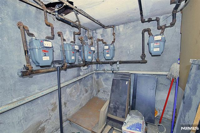 458 Shannon Place, Cliffside Park, NJ 07010