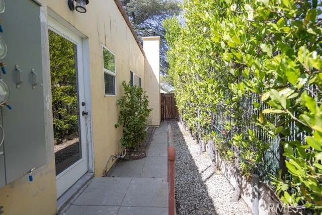 3905 Revere, Los Angeles, CA 90039