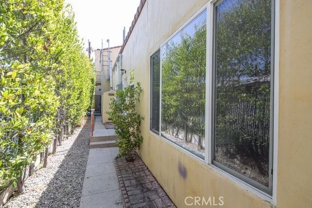 3905 Revere, Los Angeles, CA 90039