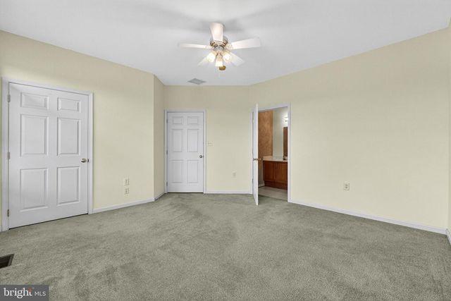 136 BROOKLINE DR, Charles Town, WV 25414