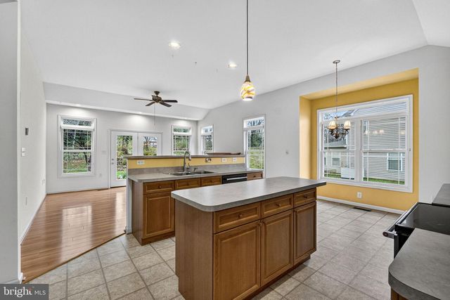 136 BROOKLINE DR, Charles Town, WV 25414