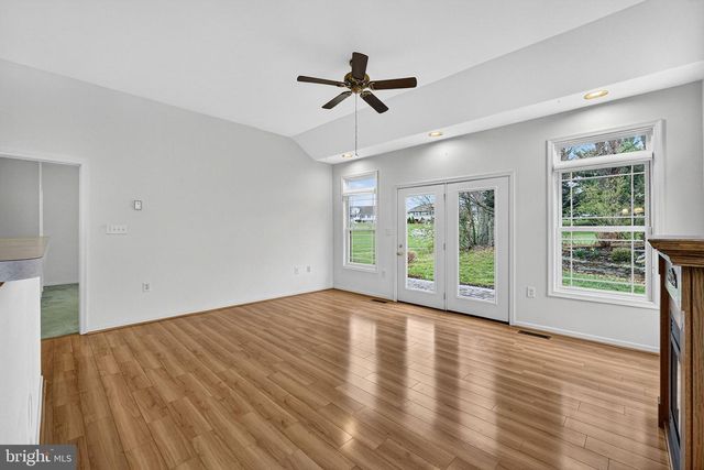 136 BROOKLINE DR, Charles Town, WV 25414