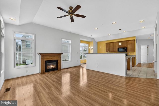 136 BROOKLINE DR, Charles Town, WV 25414