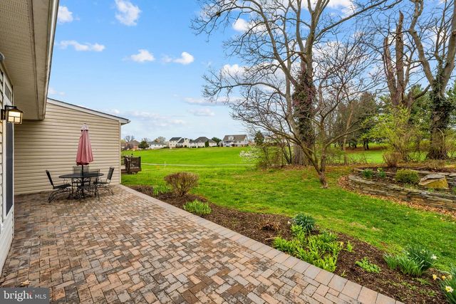 136 BROOKLINE DR, Charles Town, WV 25414
