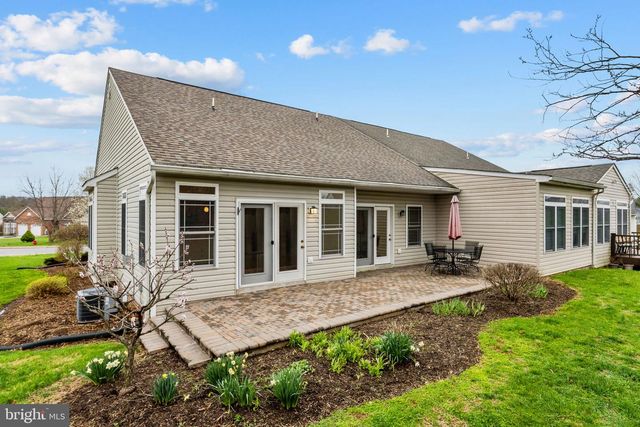 136 BROOKLINE DR, Charles Town, WV 25414