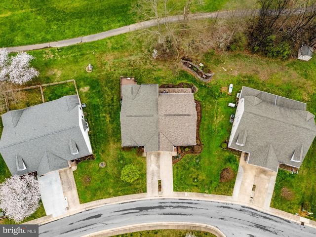 136 BROOKLINE DR, Charles Town, WV 25414