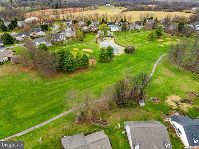 136 BROOKLINE DR, Charles Town, WV 25414