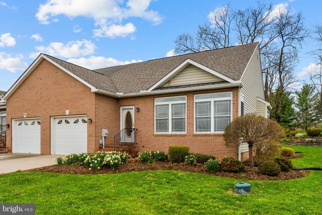 136 BROOKLINE DR, Charles Town, WV 25414