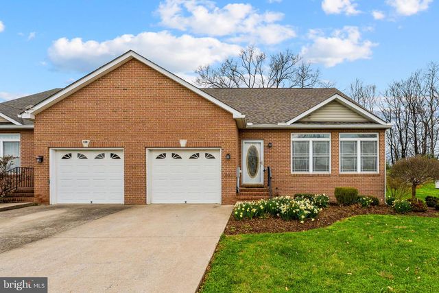 136 BROOKLINE DR, Charles Town, WV 25414