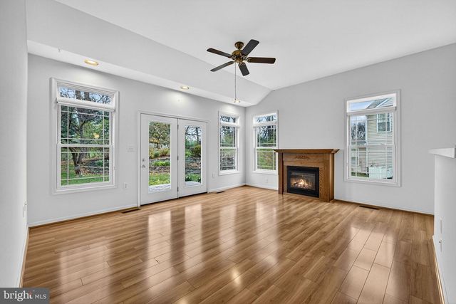 136 BROOKLINE DR, Charles Town, WV 25414