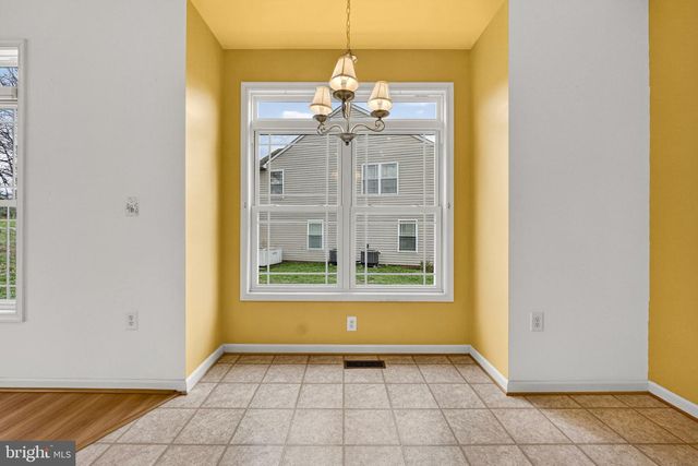 136 BROOKLINE DR, Charles Town, WV 25414
