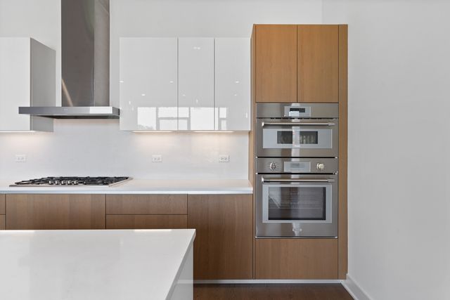 6 N Bishop Street 406, Chicago, IL 60607