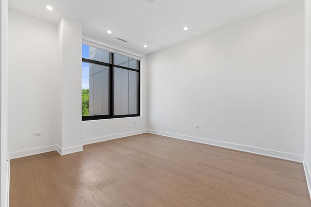 6 N Bishop Street 406, Chicago, IL 60607