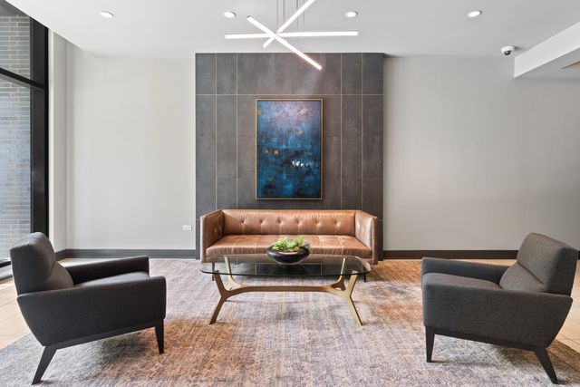 6 N Bishop Street 406, Chicago, IL 60607